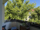 Balkon zur ruhigen Straßenseit - 5 Zimmer Etagenwohnung in Berlin