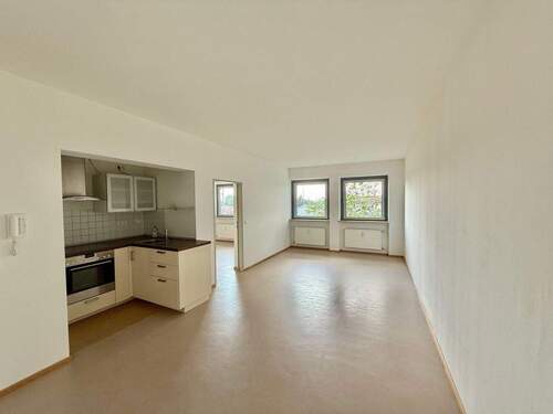 Attraktives Wohnen und Essen vor Renovierung - Terrassenwohnung in Bogen zum Kaufen