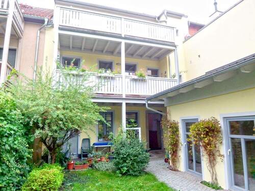 Hausansicht - 7 Zimmer Mehrfamilienhaus, Wohnhaus zum Kaufen in Bautzen