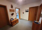 Flur - 3 Zimmer Etagenwohnung in Dörfles-Esbach