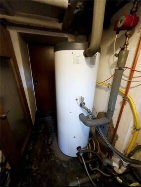 KG, Heizung-Warmwasserbehälter - 