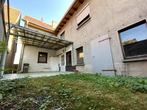 Innenhof - Mehrfamilienhaus, Wohnhaus mit 100,00 m&sup2; in Kindelbrück zum Kaufen