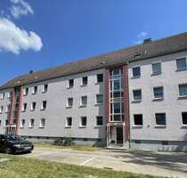 ERSTBEZUG! Sonnige Dachgeschoss-Wohnung in Naundorf, OT Hof!