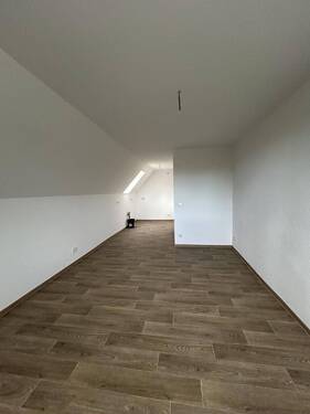 Wohnzimmer und offene Küche - 