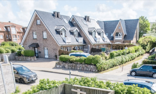 Aussenaufnahme Nordhedig 5 - STRANDNAH, SONNENTERRASSE ! Endhausteil mit Terrasse und Carport