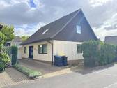 Frontansicht - Kleine Oase in Bendorf! Einfamilienhaus mit Einliegerwohnung in ruhiger Lage sucht neue Eigentümer