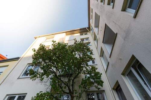 Hausansicht - Moderne 2-Zimmer-Wohnung mit Duschbad und Fenster in Bremerhaven-Lehe