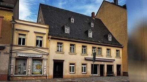 Straßenansicht - 6 Zimmer Mehrfamilienhaus, Wohnhaus zum Kaufen in Geringswalde