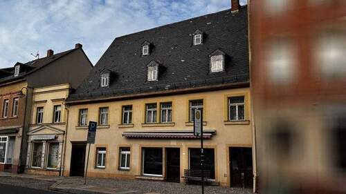 Straßenansicht - 6 Zimmer Mehrfamilienhaus, Wohnhaus in Geringswalde