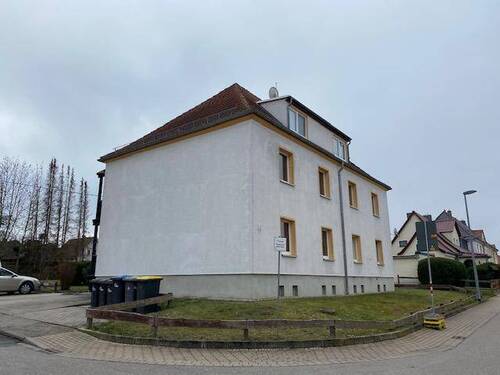 Hausansicht - 2 Zimmer Etagenwohnung zur Miete in Borna