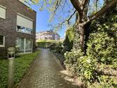 Weg zum Haus - 3 Zimmer Etagenwohnung zum Kaufen in Hannover