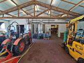 Weinproduktionshalle - 