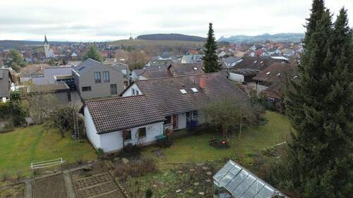 Luftaufnahme - 7 Zimmer Mehrfamilienhaus, Wohnhaus in Engen