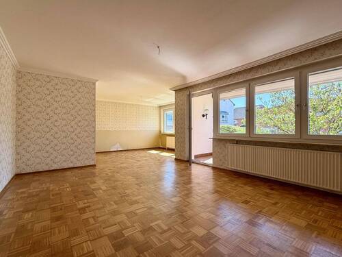 Wohn-/Esszimmer - 