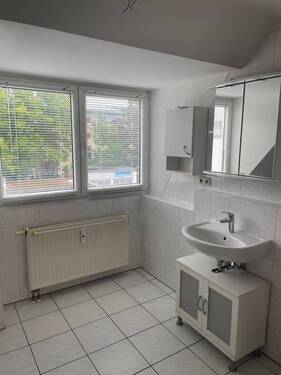 Tageslichtbad mit Wanne - 