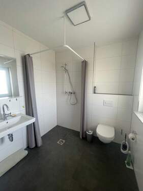 Blick in das Duschbad - 