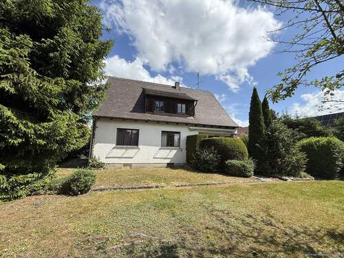 Süden - 7 Zimmer Einfamilienhaus zum Kaufen in Höchstadt a.d.Aisch