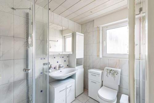 Badezimmer - Etagenwohnung mit 93,00 m&sup2; in Fellbach zum Kaufen