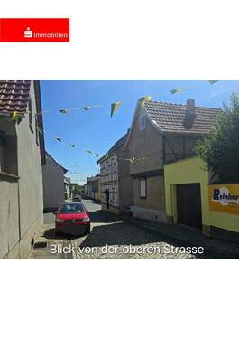 Blick von der oberen Straße - Einfamilienhaus mit 60,00 m&sup2; in Bad Langensalza zum Kaufen