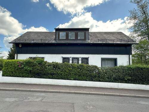 Straßenansicht - 1 Zimmer Einfamilienhaus in Lüdenscheid