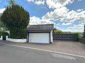 Garage + Stellplatz - 