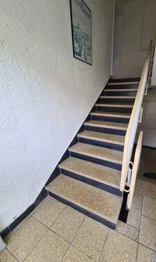 Treppenhaus - 3 Zimmer Etagenwohnung zum Kaufen in Stuttgart