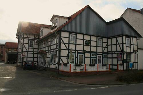 Titelbild - Attraktives Wohn- und Geschäftshaus in Delligsen - Ein einzigartiges Fachwerkjuwel wartet auf Sie ... !!!