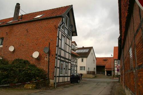 Aussenansicht-002 - 2 Zimmer Mehrfamilienhaus, Wohnhaus in Delligsen