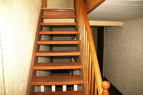 Treppenhaus-001 - Mehrfamilienhaus, Wohnhaus mit 500,00 m&sup2; in Delligsen zum Kaufen