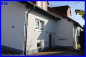Hauseingang - 3 Zimmer Etagenwohnung zur Miete in Neukirchen