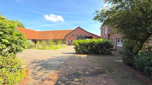 Hof - 6 Zimmer Einfamilienhaus in Barnstorf
