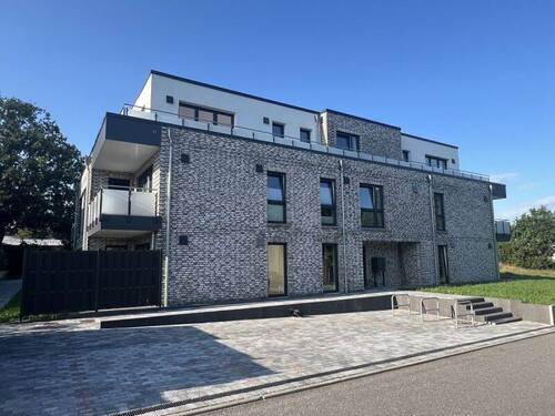 Vorderansicht - Helle Dachgeschosswohnung in attraktiver Lage