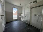 Badezimmer mit Dusche - 