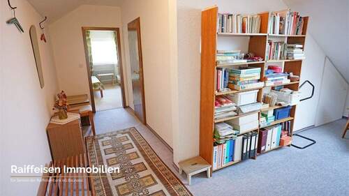 RAIBA IMMO - Wohnen am Sonnenhang 1 - Flur OG 3 - 