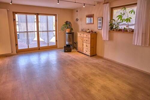 Wohnzimmer mit Terrassenzugang Einliegerwohnung - 