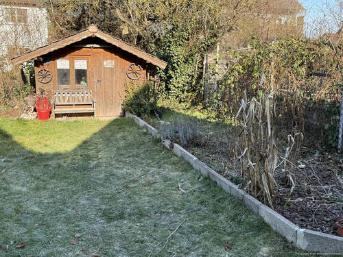 Gemüsebeet mit Gartenhaus - 