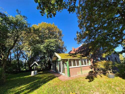 Blick vom Garten - Ländliches Wohnhaus in Fast-Alleinlage mit freiem Blick über die Felder