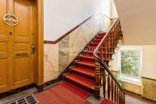 Treppenhaus - Einfamilienhaus zum Kaufen in Berlin