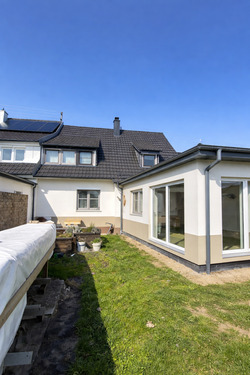 Musterbild Gebäuderückseite - 5 Zimmer Doppelhaushälfte zum Kaufen in Ellwangen (Jagst)