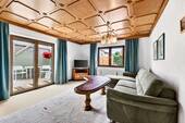 Wohnzimmer (EG) - 9 Zimmer Einfamilienhaus zum Kaufen in Hohenwarth