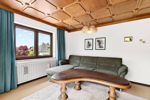 Wohnzimmer (EG) - 9 Zimmer Einfamilienhaus in Hohenwarth