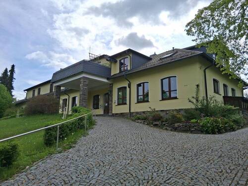 Vorderansicht - Mehrfamilienhaus, Wohnhaus in Pausa zum Kaufen