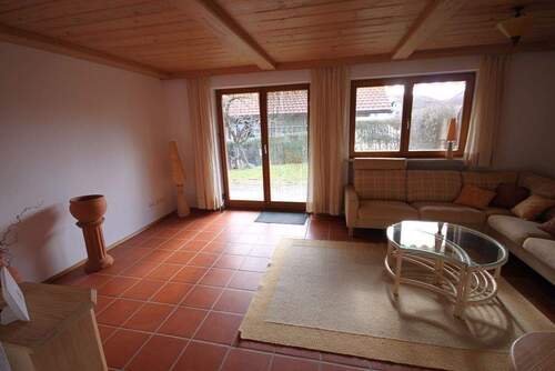 Wohnzimmer Bild 2 Haus Nr. 7.JPG - 