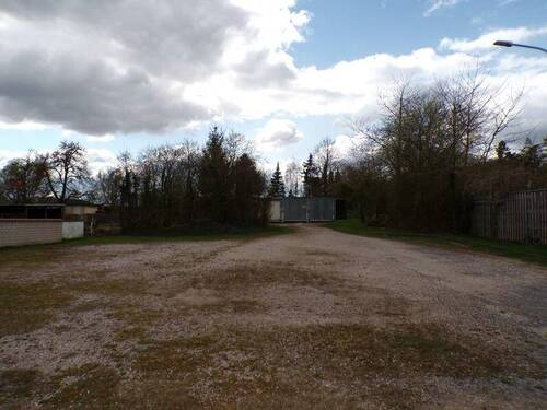 4a Parkplatz mit Blick auf Garagen - Hotel, Pension, Gasthof zum Kaufen in Mechernich