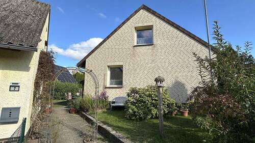 Zugang zum Haus - Einfamilienhaus mit 120,00 m² in Habighorst zum Kaufen