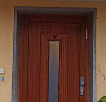 Freistehendes Einfamilienhaus mit Südwestlage, Ausbaupotenzial und mit 2 Garagen und 3 Außenparkplätze in Haunstetten zum Verkaufen! - Augsburg