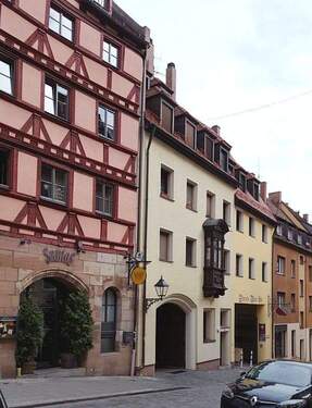 Zugang zum Haus (gelb) - 