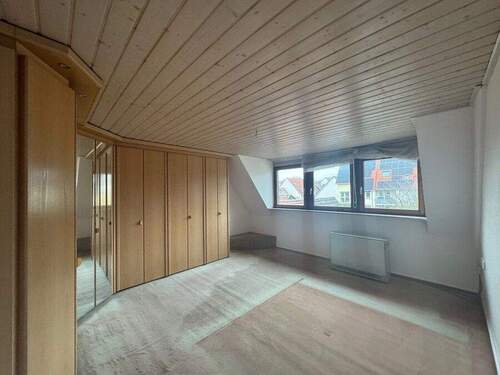 DG Zimmer 1 - 6 Zimmer Reihenmittelhaus in Ludwigsburg / Pflugfelden