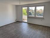 Wohnzimmer - 3 Zimmer Etagenwohnung zum Kaufen in Helmstedt