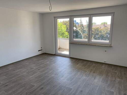 Wohnzimmer - 3 Zimmer Etagenwohnung zum Kaufen in Helmstedt
